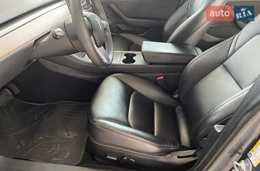 Седан Tesla Model 3 2022 в 