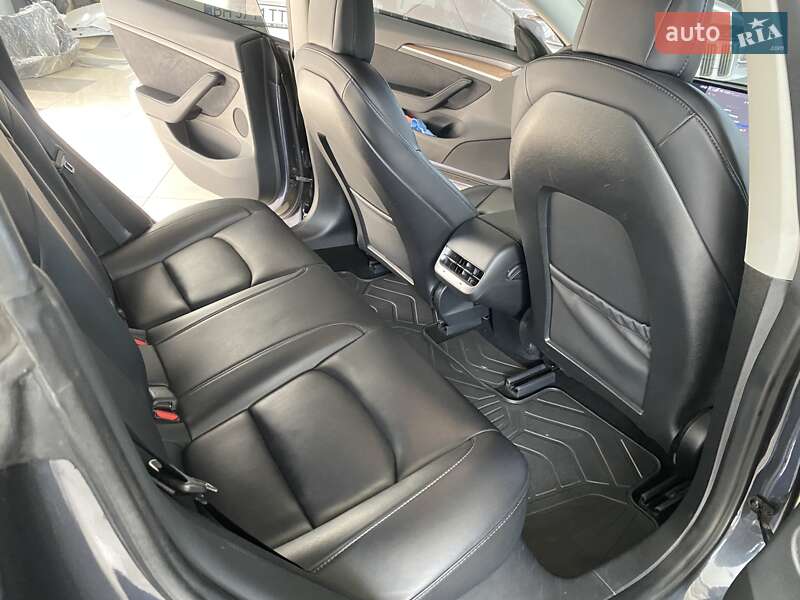 Седан Tesla Model 3 2022 в Одесі