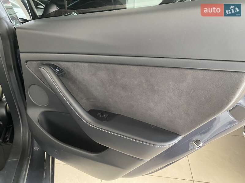 Седан Tesla Model 3 2022 в Одесі