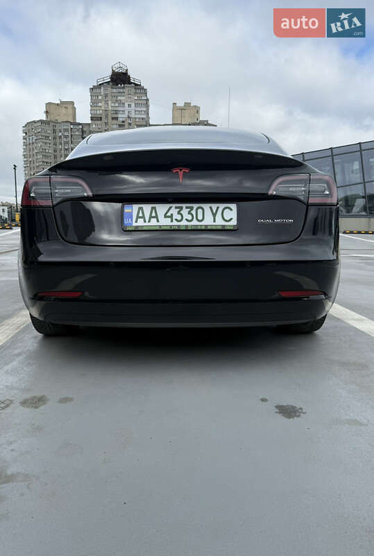 Седан Tesla Model 3 2019 в Киеве