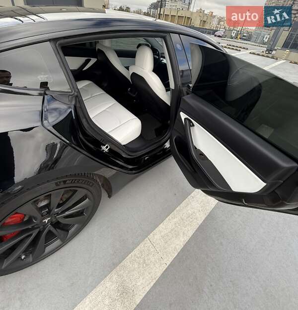 Седан Tesla Model 3 2019 в Киеве