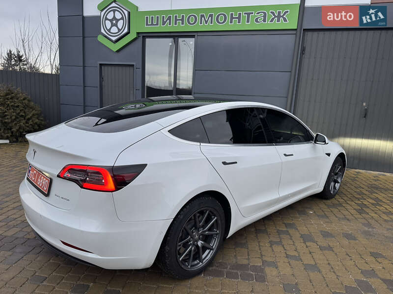 Седан Tesla Model 3 2019 в Тернополі