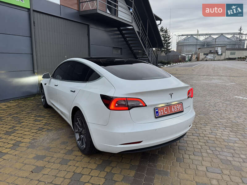 Седан Tesla Model 3 2019 в Тернополі