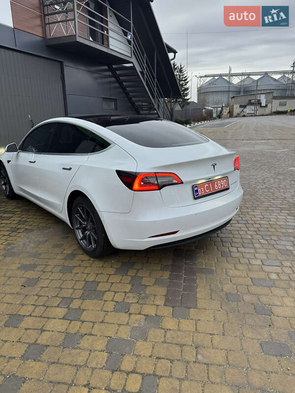 Седан Tesla Model 3 2019 в Тернополі
