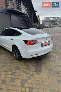 Седан Tesla Model 3 2019 в 