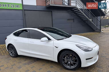 Седан Tesla Model 3 2019 в 