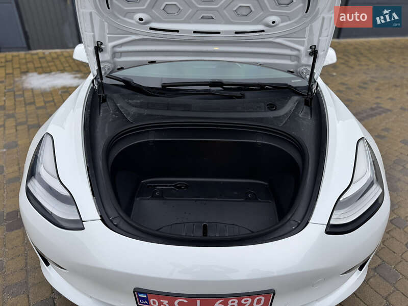 Седан Tesla Model 3 2019 в Тернополі
