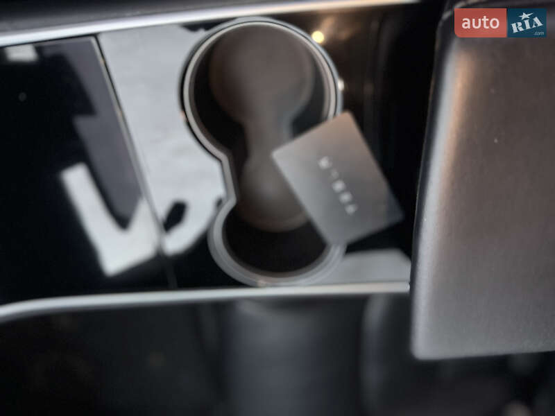Седан Tesla Model 3 2019 в Тернополі