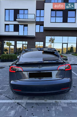 Седан Tesla Model 3 2022 в Тернополе