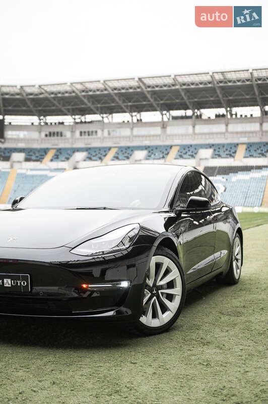 Седан Tesla Model 3 2022 в Одессе