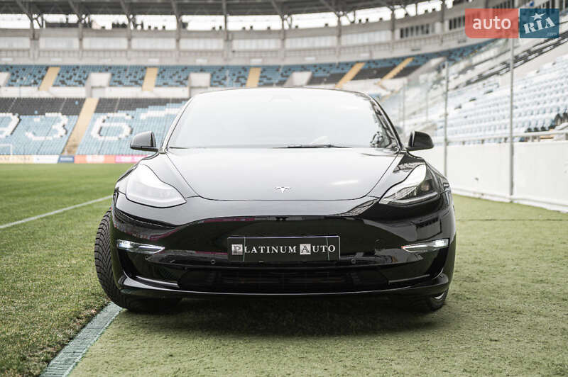 Седан Tesla Model 3 2022 в Одессе