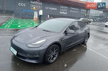 Седан Tesla Model 3 2022 в 
