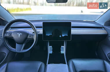 Седан Tesla Model 3 2019 в 