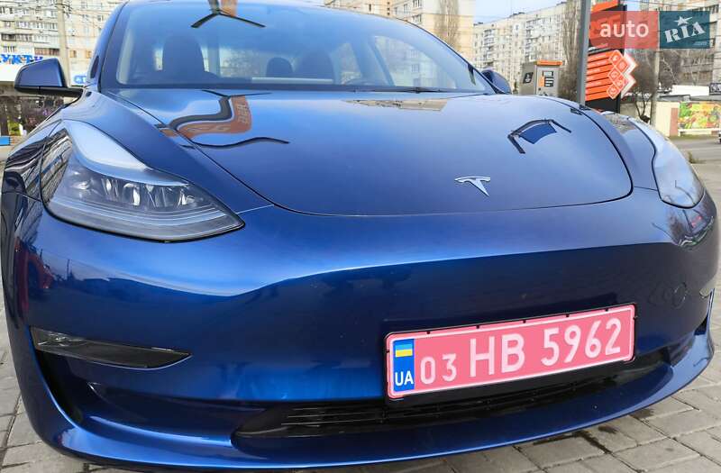 Седан Tesla Model 3 2023 в Харкові