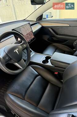 Седан Tesla Model 3 2021 в 