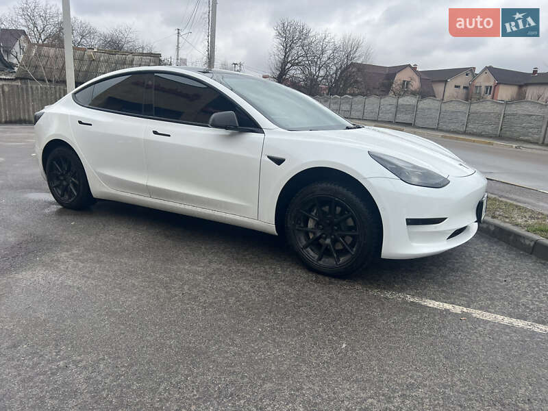 Седан Tesla Model 3 2021 в Києві