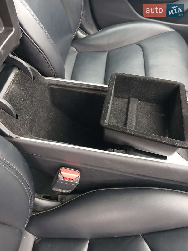 Седан Tesla Model 3 2019 в Коломые