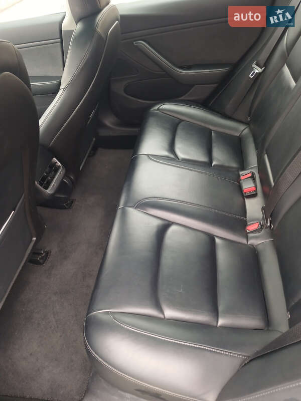 Седан Tesla Model 3 2019 в Коломые