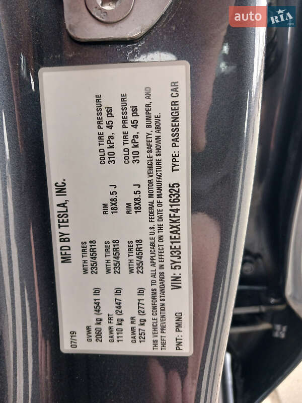 Седан Tesla Model 3 2019 в Коломые