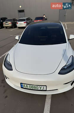 Седан Tesla Model 3 2022 в Киеве