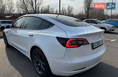 Седан Tesla Model 3 2022 в Киеве