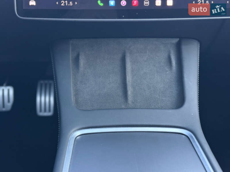 Седан Tesla Model 3 2023 в Ужгороде