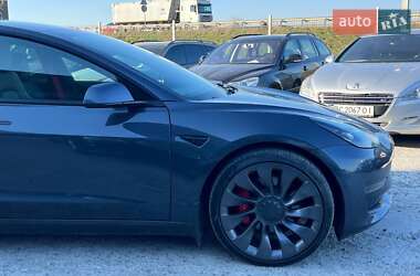 Седан Tesla Model 3 2021 в 