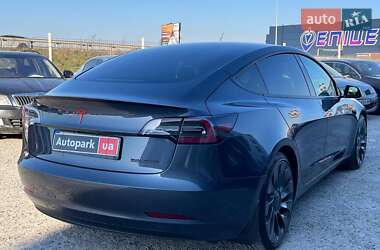 Седан Tesla Model 3 2021 в 