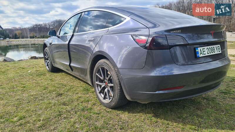Седан Tesla Model 3 2019 в Дніпрі