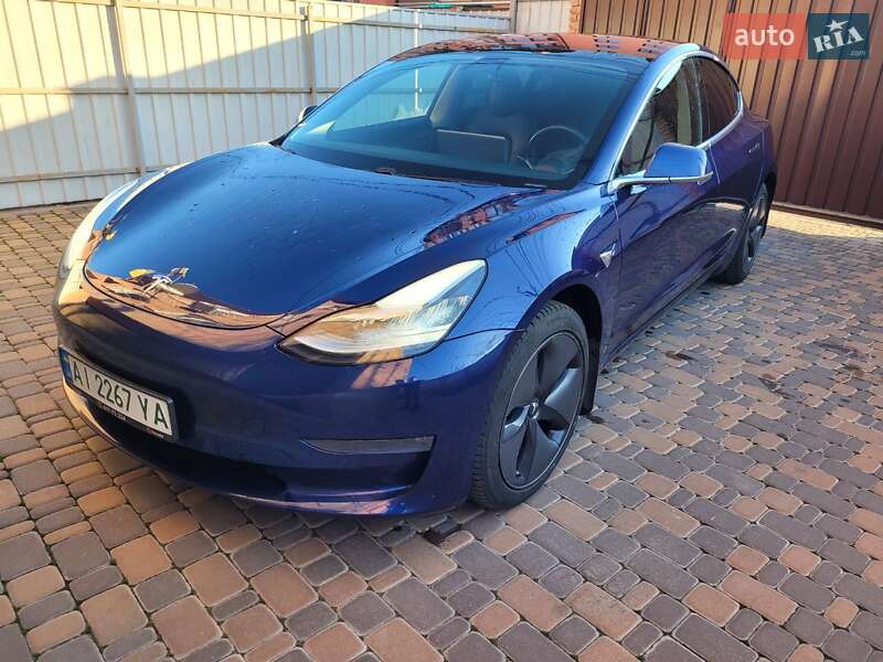 Седан Tesla Model 3 2019 в Киеве