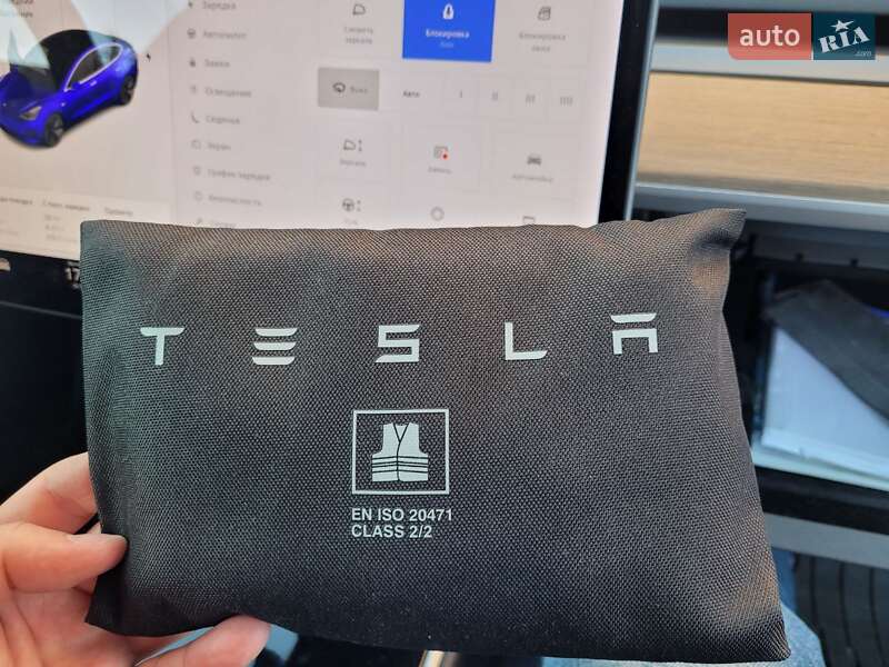 Седан Tesla Model 3 2019 в Киеве