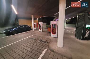 Седан Tesla Model 3 2019 в Киеве