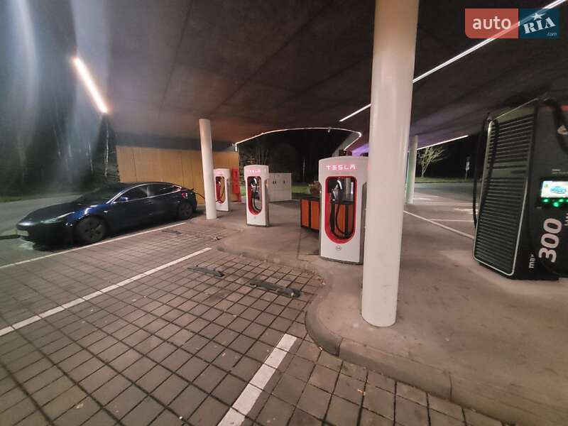 Седан Tesla Model 3 2019 в Киеве