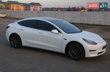 Седан Tesla Model 3 2019 в 