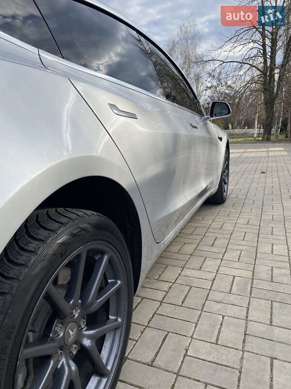 Седан Tesla Model 3 2018 в Никополе