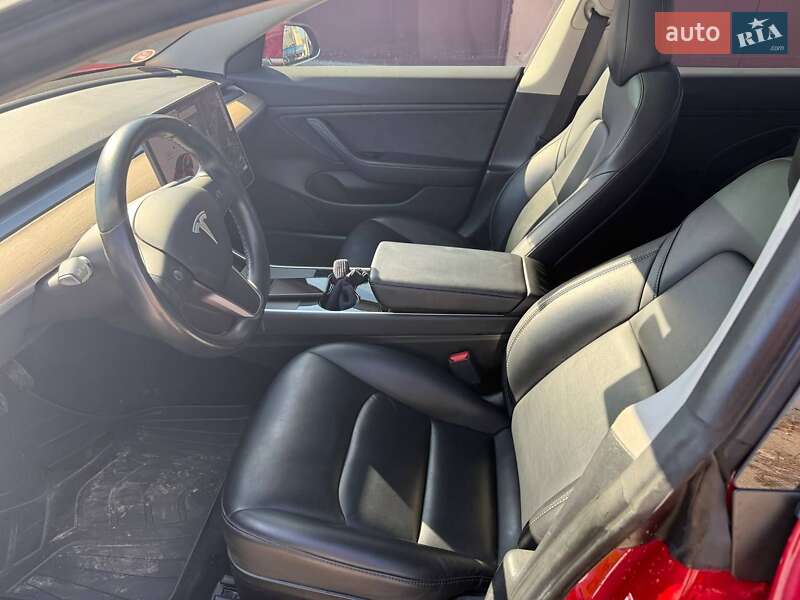 Седан Tesla Model 3 2019 в Харкові