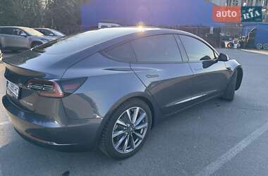 Седан Tesla Model 3 2019 в Львове