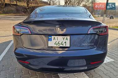 Седан Tesla Model 3 2023 в 