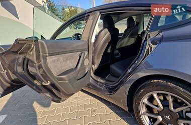 Седан Tesla Model 3 2023 в 
