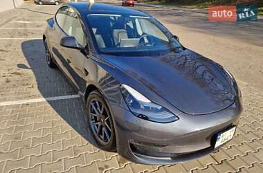 Седан Tesla Model 3 2023 в 