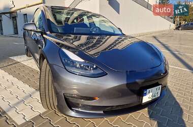 Седан Tesla Model 3 2023 в 