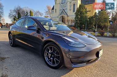 Седан Tesla Model 3 2023 в 