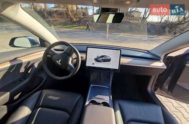 Седан Tesla Model 3 2023 в 