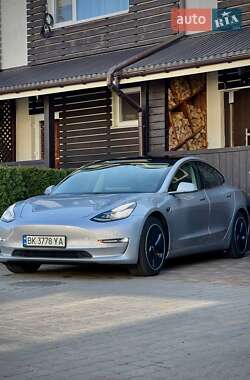 Седан Tesla Model 3 2018 в 