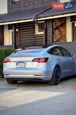 Седан Tesla Model 3 2018 в 