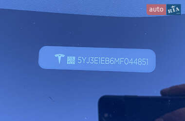 Седан Tesla Model 3 2021 в 