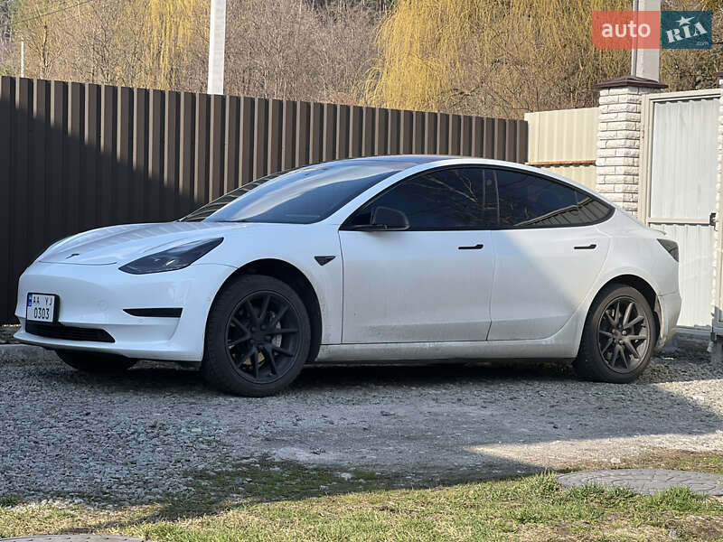 Седан Tesla Model 3 2021 в Києві