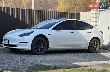 Седан Tesla Model 3 2021 в 