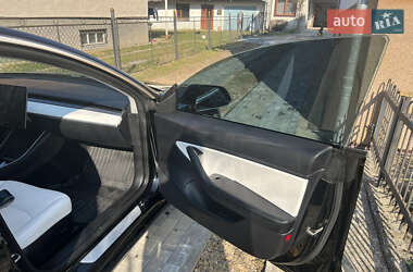 Седан Tesla Model 3 2018 в 
