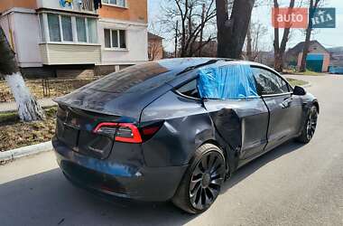Седан Tesla Model 3 2022 в 
